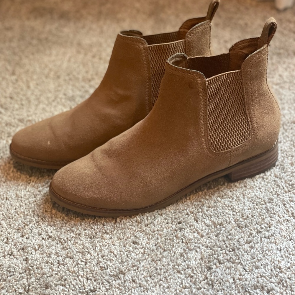 Toms boots. Size 7